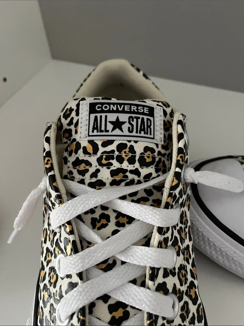 Converse Kids Low-Top Sneakers in Leopard Print - White and Black Accents